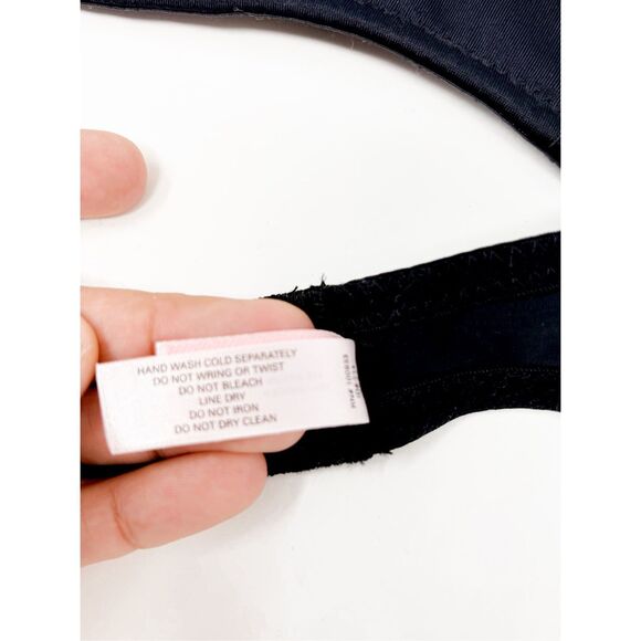 Victoria’s Secret Women's Deep U-Plunge Backless Push-Up Bra Black Size 34B - Picture 9 of 9
